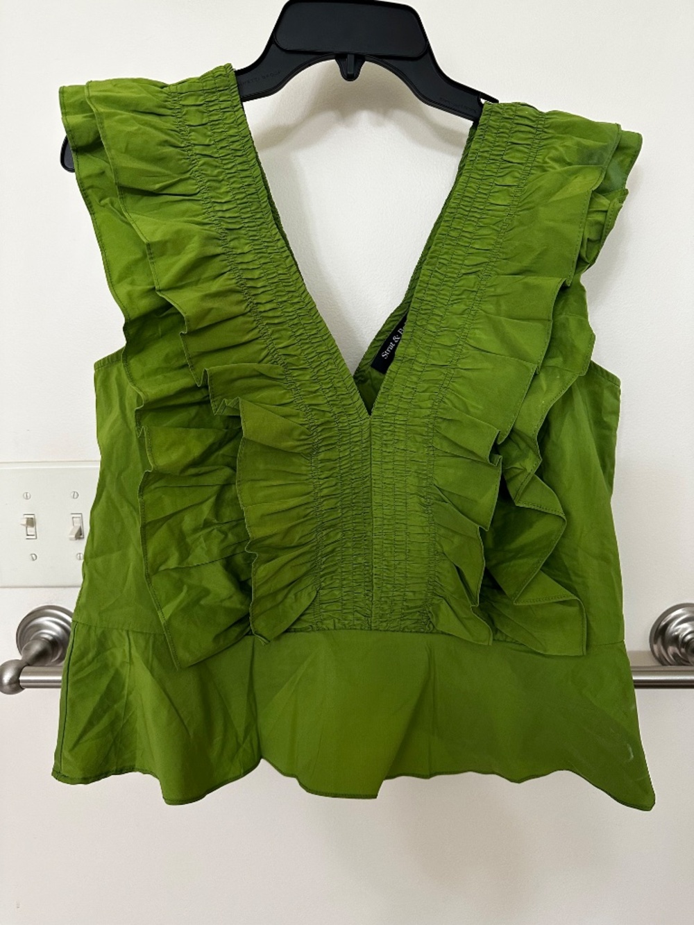 Strut & Bolt Ruffled V Neck Top - Picture 9 of 10